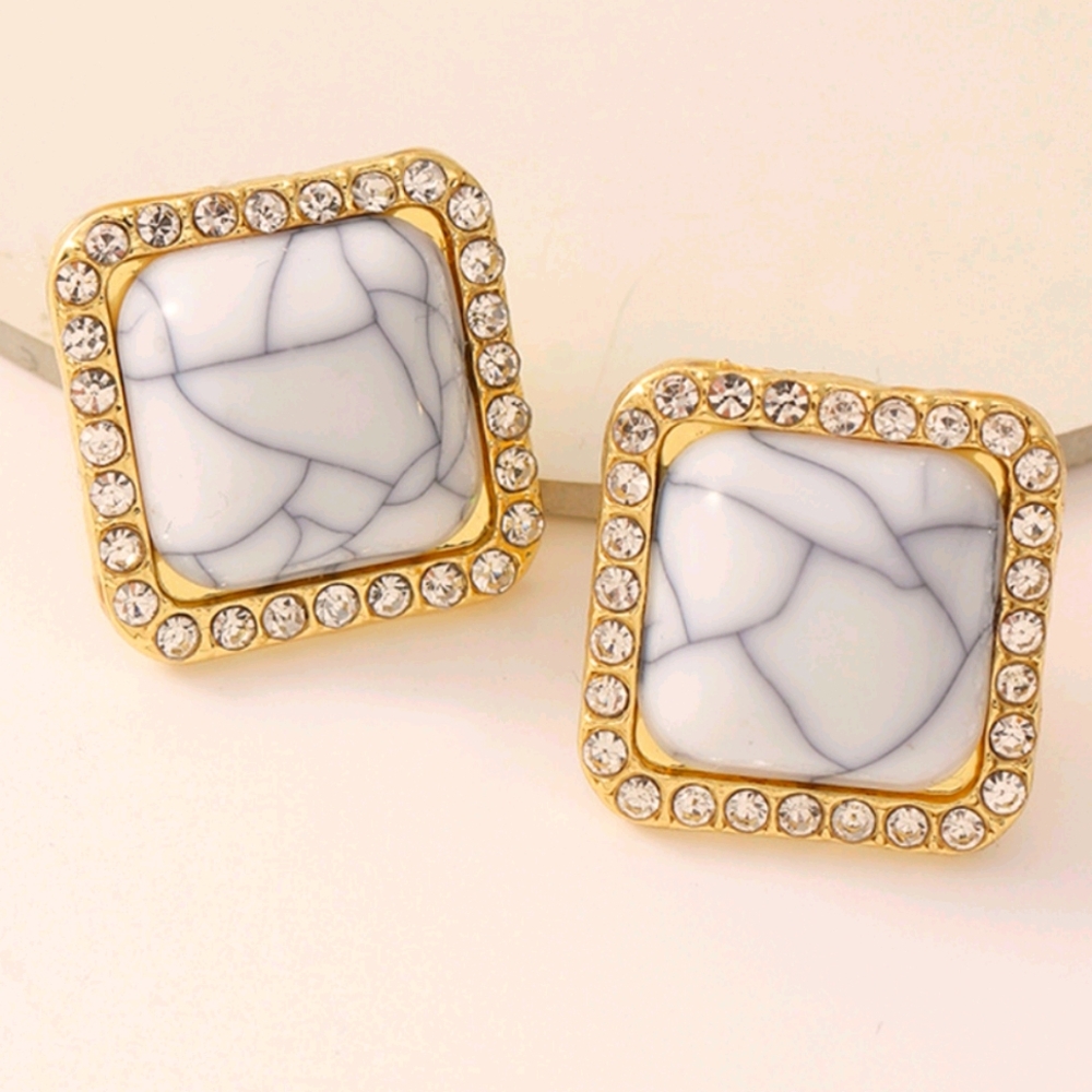🍒5/$30- WHITE Marble-styled Chic Stud Earrings🍒